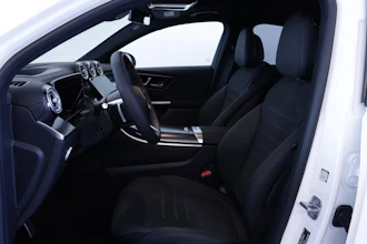 https://vehicle.imgix.net/4394602/7a62d543-f46e-455d-ba9c-f46b75b8cffe.JPG