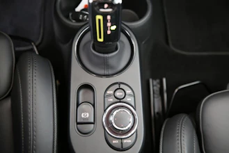 https://vehicle.imgix.net/4394614/7abe228c-2967-4ec5-8772-3bc2d7358026.jpg