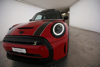 https://vehicle.imgix.net/4394614/eb36d61d-9a5b-4785-be2a-d28152d1cf4a.jpg