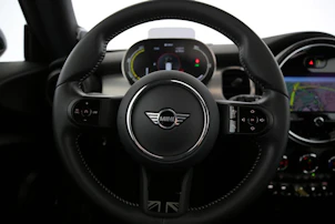 Fahrzeugbild MINI F56 Cooper SE