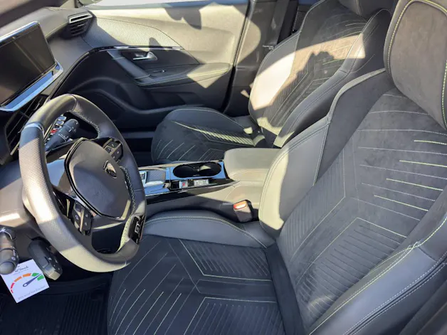 PEUGEOT 2008 1.2 Hybrid 145 GT
