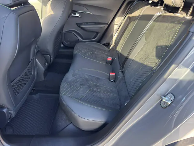 PEUGEOT 2008 1.2 Hybrid 145 GT