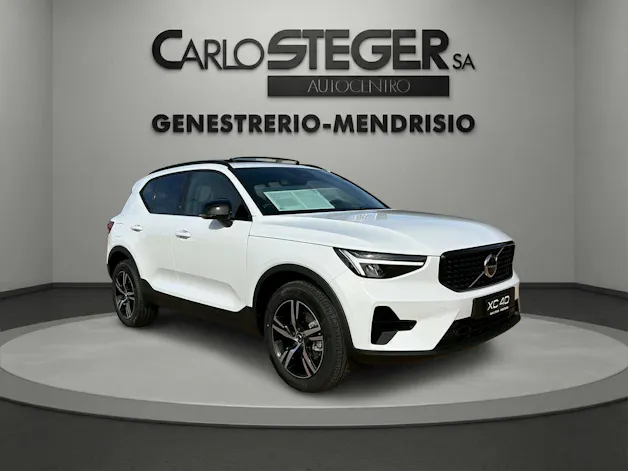 Volvo XC40 B3 Benzin Mild Hybrid Plus Dark DCT