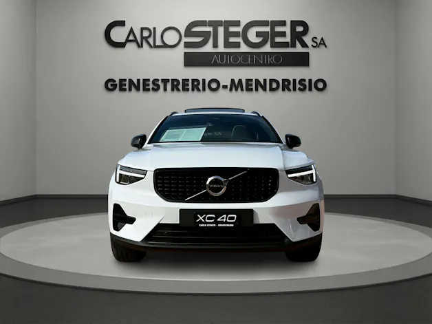 Volvo XC40 B3 Benzin Mild Hybrid Plus Dark DCT