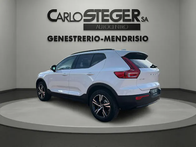 Volvo XC40 B3 Benzin Mild Hybrid Plus Dark DCT