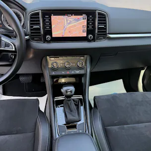 Škoda Karoq 2.0 TDI CR Style 4x4 DSG *ALCANTARA-SITZE - PANORAMA-DACH - ANHÄGERKUPPLUNG*
