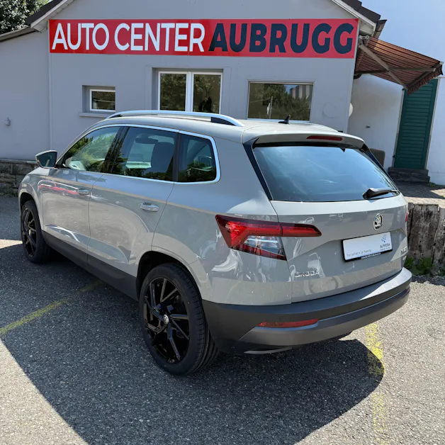 SKODA Karoq 2.0 TDI CR Style 4x4 DSG *ALCANTARA-SITZE - PANORAMA-DACH - ANHÄGERKUPPLUNG*