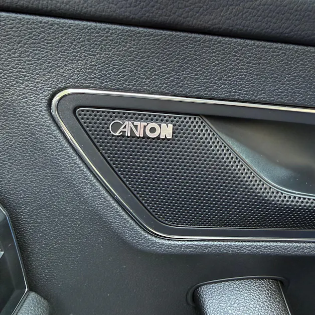 SKODA Karoq 2.0 TDI CR Style 4x4 DSG *ALCANTARA-SITZE - PANORAMA-DACH - ANHÄGERKUPPLUNG*