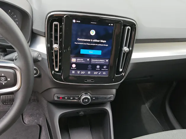 VOLVO XC40 2.0 B3 MH XCITE XCITE