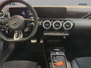 Mercedes-Benz CLA 35 4M - AMG / 360 Grad Kamera / Panorama-Dach / Head-Up Display