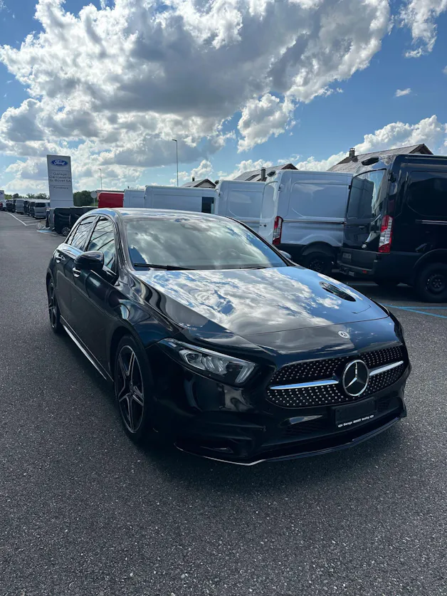 MERCEDES-BENZ A 180 AMG Line