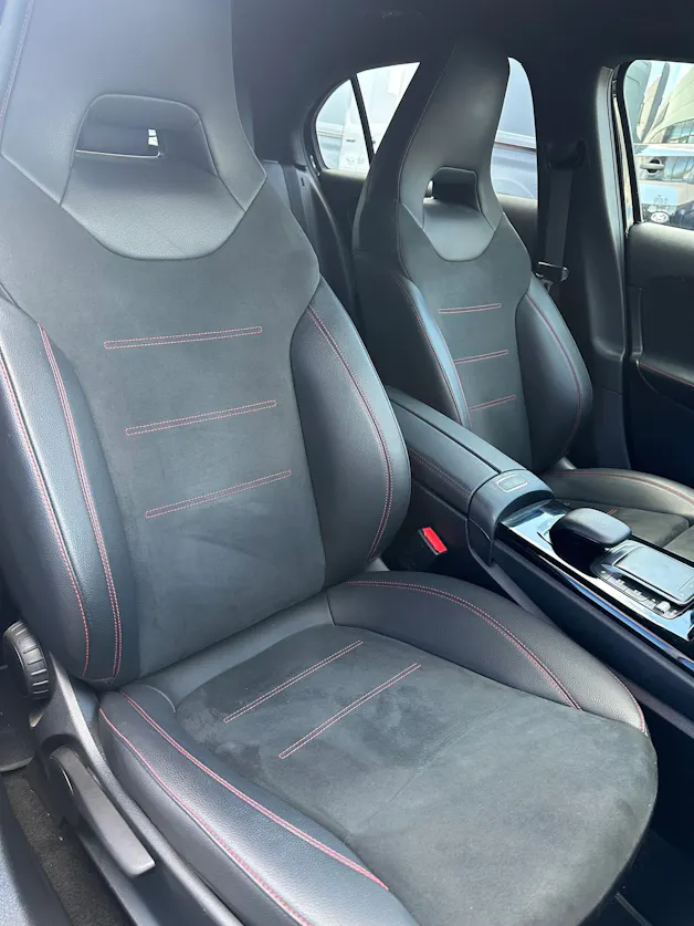 MERCEDES-BENZ A 180 AMG Line