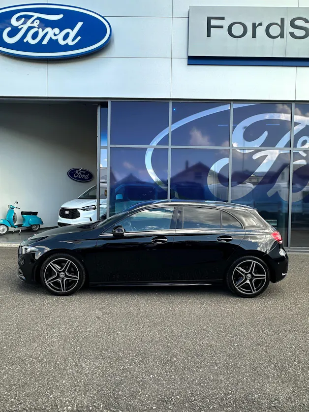 MERCEDES-BENZ A 180 AMG Line