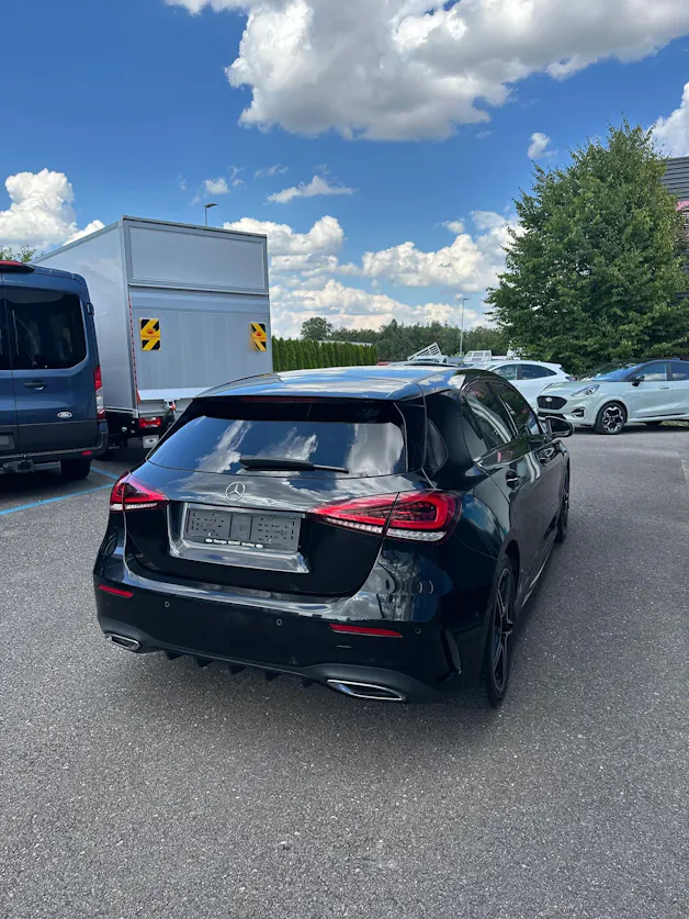 MERCEDES-BENZ A 180 AMG Line