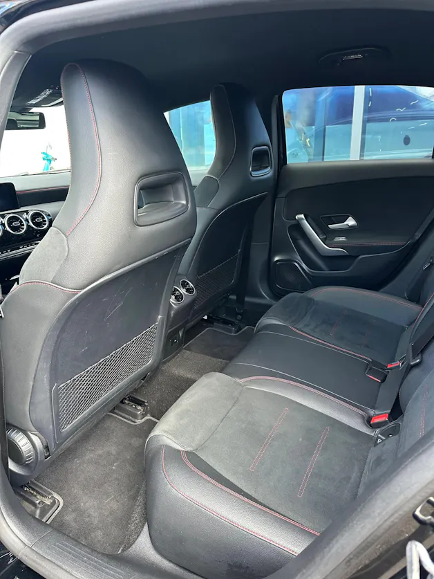 MERCEDES-BENZ A 180 AMG Line
