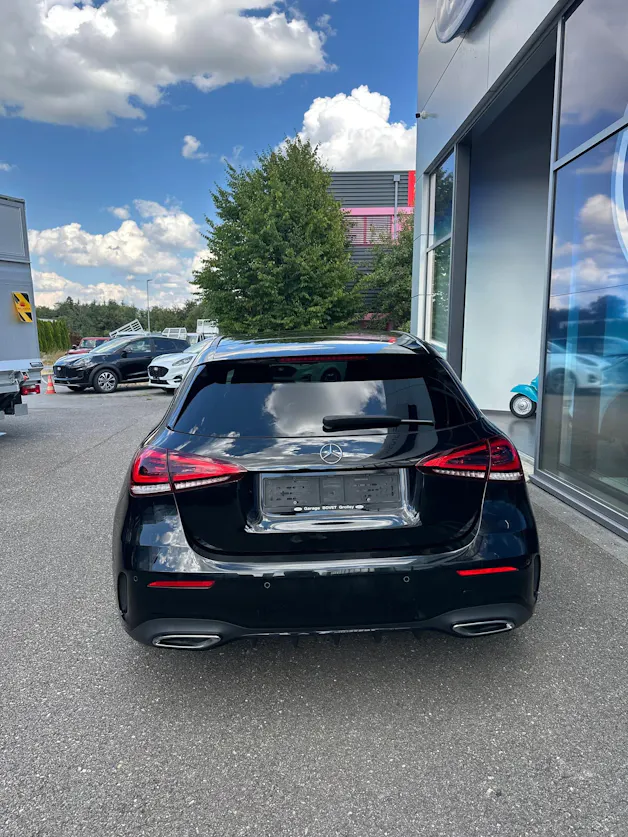 MERCEDES-BENZ A 180 AMG Line
