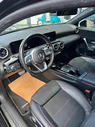 MERCEDES-BENZ A 180 AMG Line