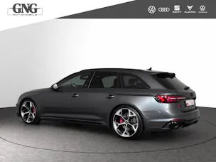 Audi RS4 Avant quattro tiptronic