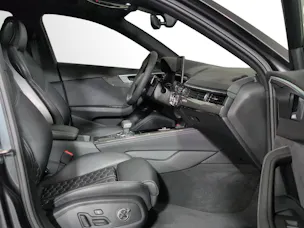 Audi RS4 Avant quattro tiptronic