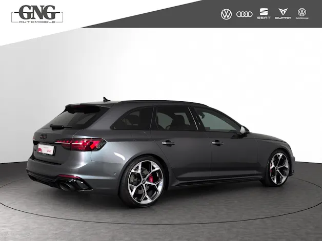 Audi RS4 Avant quattro tiptronic