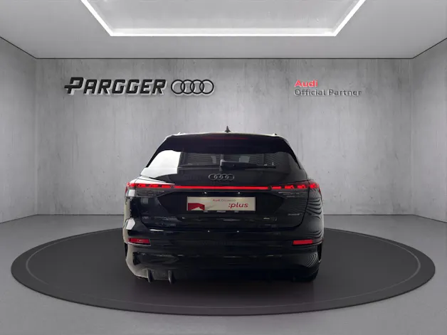 Audi Q4 e-tron SUV quattro performance