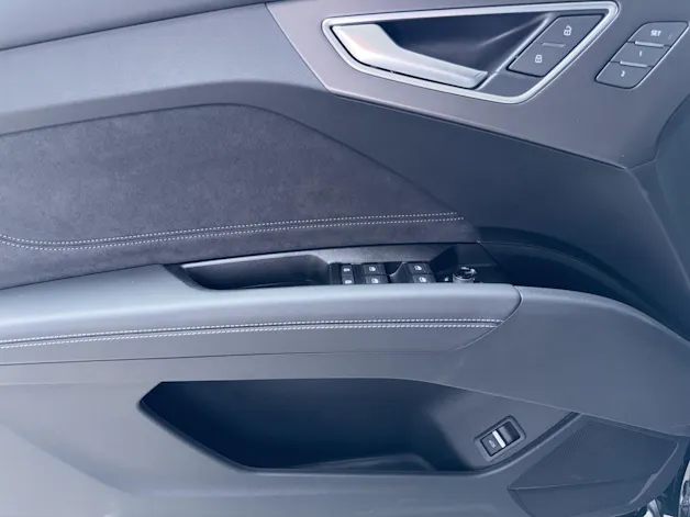 Audi Q4 e-tron SUV quattro performance