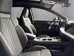 Audi Q4 e-tron SUV quattro performance