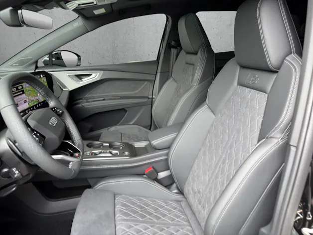 Audi Q4 e-tron SUV quattro performance