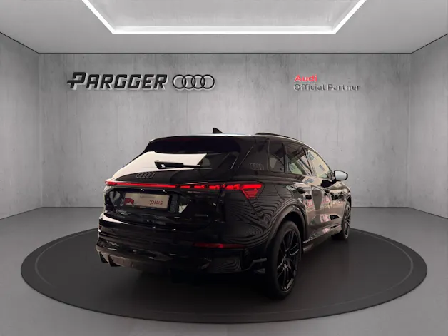 Audi Q4 e-tron SUV quattro performance