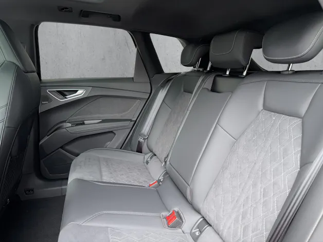 Audi Q4 e-tron SUV quattro performance