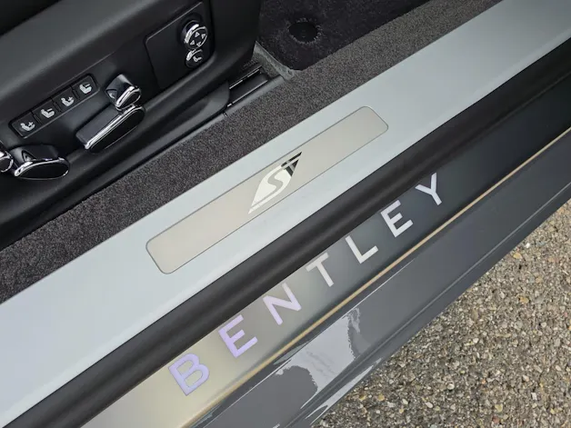 Bentley Continental GT S/ 1.9% Leasing möglich.