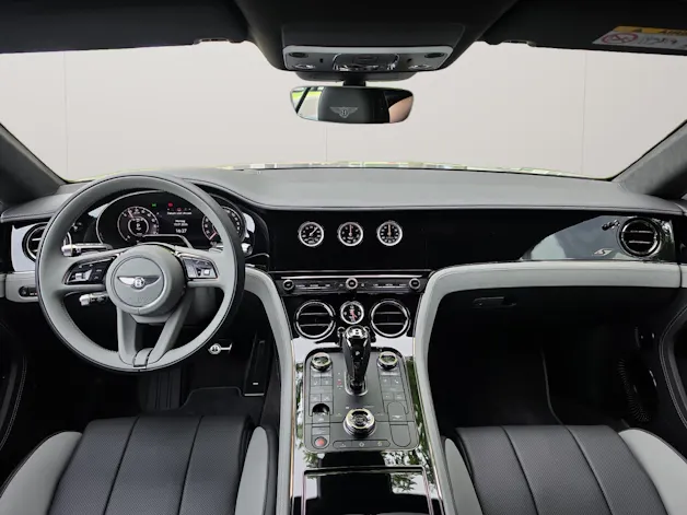 Bentley Continental GT S/ 1.9% Leasing möglich.