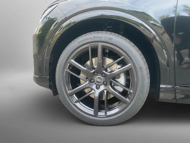 Audi Q4 e-tron SUV performance