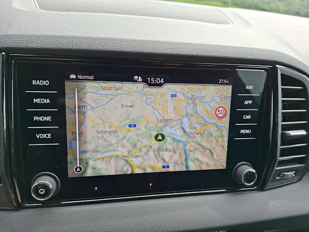 Škoda Karoq 2.0 TSI SportLine 4x4 DSG *Anhängerkupplung+Panodach+inkl. Garantie*