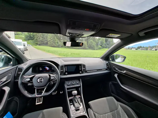 Škoda Karoq 2.0 TSI SportLine 4x4 DSG *Anhängerkupplung+Panodach+inkl. Garantie*