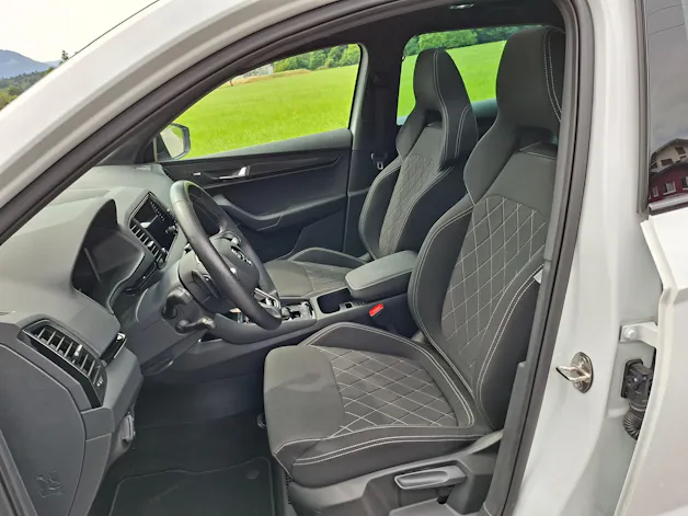 Škoda Karoq 2.0 TSI SportLine 4x4 DSG *Anhängerkupplung+Panodach+inkl. Garantie*