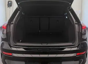 Audi Q4 e-tron SUV quattro performance Swiss Ski