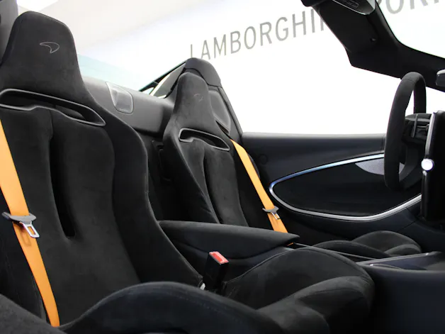 McLaren Artura Spider