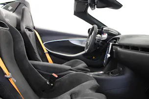 McLaren Artura Spider