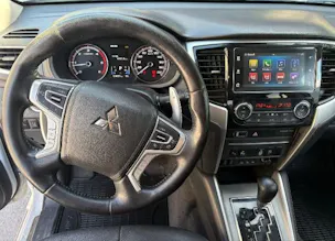 Mitsubishi L200 D-Cab Pick-up 2.2 DID 4x4 Style