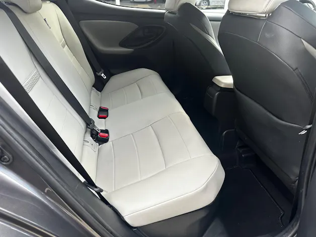 Toyota Yaris 1.5 VVT-i HSD Premium