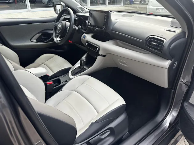 Toyota Yaris 1.5 VVT-i HSD Premium