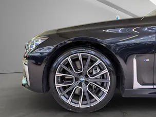BMW 750i xDrive M-SportPaket