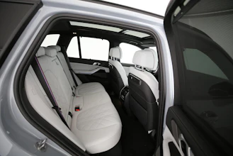 https://vehicle.imgix.net/4395401/e186b653-89e3-4a25-847a-9829515c9954.jpg