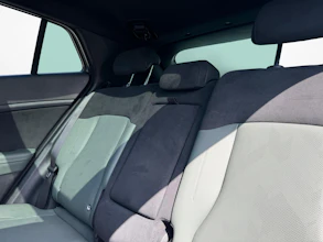 https://vehicle.imgix.net/4395419/d001037d-6ee1-478a-a77f-f2813c431699.jpg