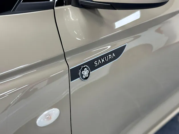 Suzuki Swift 1.2 Sakura Hybrid