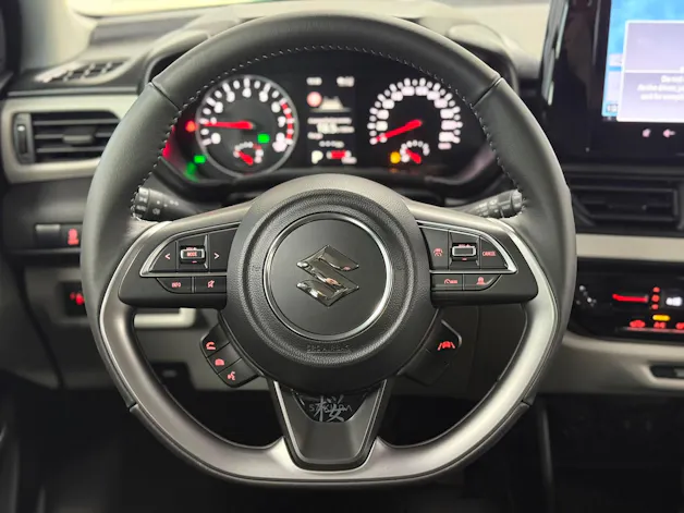 Suzuki Swift 1.2 Sakura Hybrid