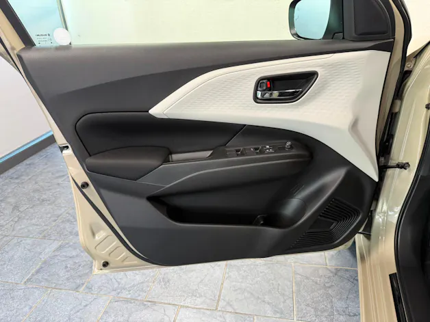 Suzuki Swift 1.2 Sakura Hybrid