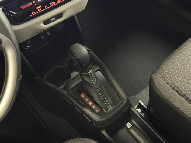 Suzuki Swift 1.2 Sakura Hybrid