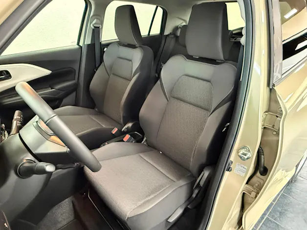 Suzuki Swift 1.2 Sakura Hybrid